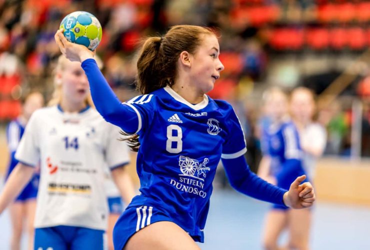 handball girl blue youth blau Jugendliche